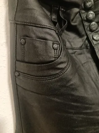 Pantalones efecto piel Talla L