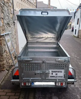 Remolque galvanizado con tapa