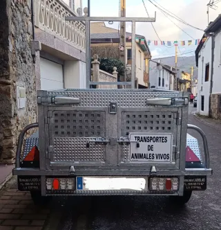 Remolque galvanizado con tapa