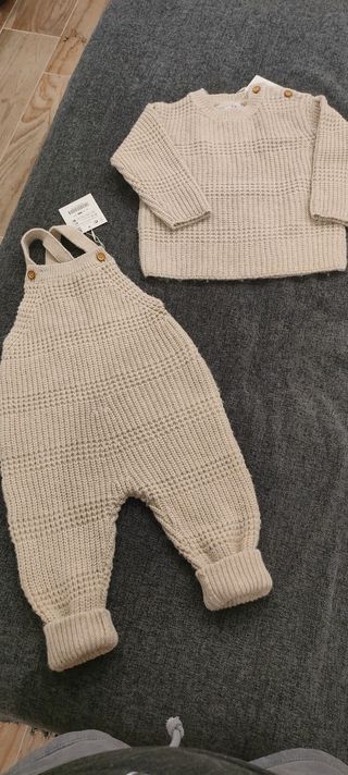 Peto/mono Zara bebé punto beige. Nuevo conetiqueta