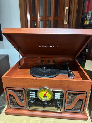 Radio CD y Tocadiscos Lauson