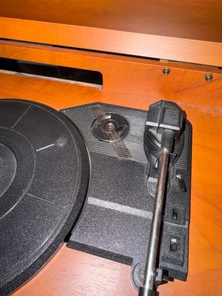 Radio CD y Tocadiscos Lauson