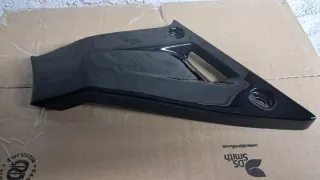 Tapa bajo depósito TZR 50 y 80 .