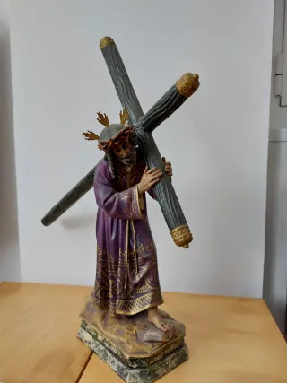 Jesús con la Cruz Olot 32 cm