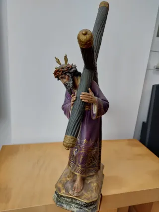 Jesús con la Cruz Olot 32 cm