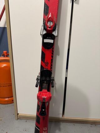 Esquís, equipo ropa y proteccion de esquí -14 años