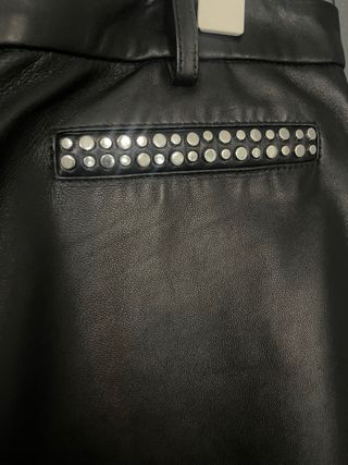 Pantalón Zara Piel Negro Tachuelas