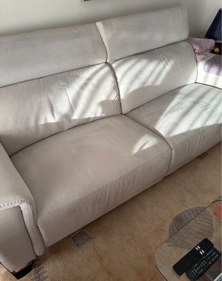 Sofá de tela beige 2,28m en perfectas condiciones