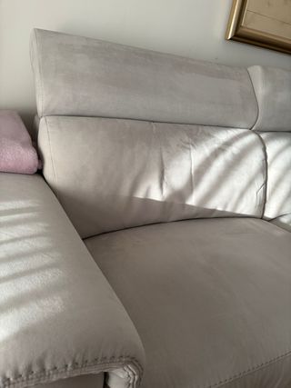 Sofá de tela beige 2,28m en perfectas condiciones