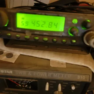 Emisora Radioaficionado Alinco vhf y uhf