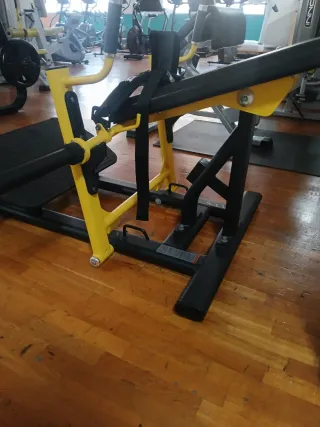 Máquina Hip Thrust Profesional