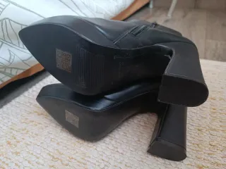 Botines tacón ancho y plataforma negros SIN ESTREN