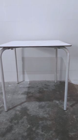 Mesa exterior blanca 70x70