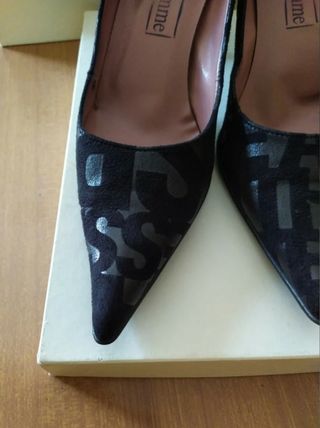 Scarpe décolleté nere con logo sexy