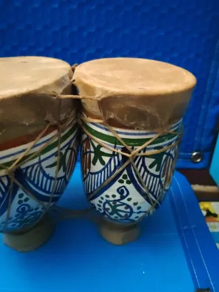 Tamburi bongós africani decorati