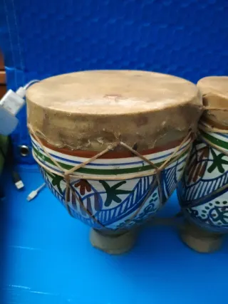 Tamburi bongós africani decorati