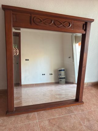 Specchio in legno massello per camera da letto