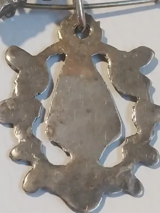 Medalla Virgen Antigua