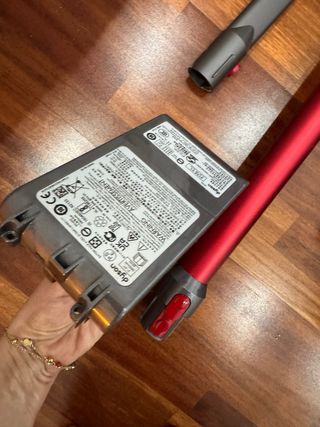 Aspirapolvere Dyson V8 Extra con batteria extra nuova