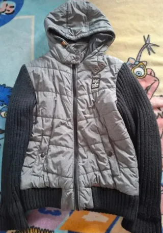 Chaqueta unisex gris y negra