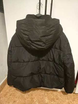 Cappotti invernali beige e nero