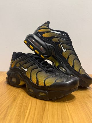 Zapatillas Nike Air Max Plus TN Negras y Amarillas