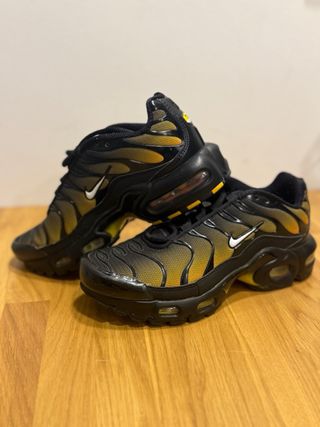 Zapatillas Nike Air Max Plus TN Negras y Amarillas