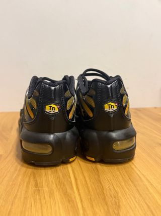 Zapatillas Nike Air Max Plus TN Negras y Amarillas