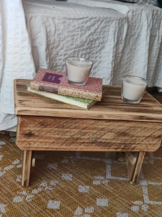 Banquito de madera rústico