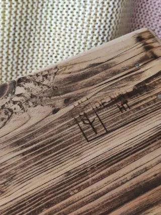 Banquito de madera rústico