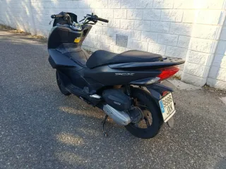 Honda PCX 125 2016 Negra