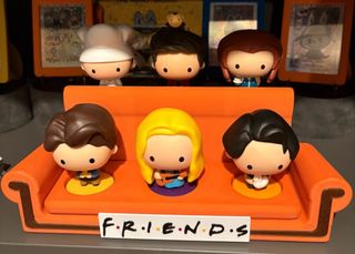 Expositor Sofá Friends Figuras McDonald's