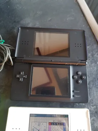 Lote 3 consolas Nintendo: GBC, DS Lite