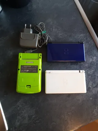Lote 3 consolas Nintendo: GBC, DS Lite