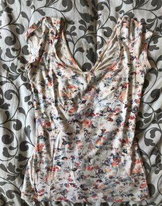 Maglietta Bershka fantasia floreale