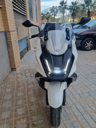 Kymco Sky Town Maxi Scooter Automática