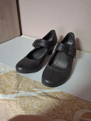 Zapatos de piel mujer tacón hebilla