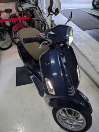 Vespa Scooter Azul Automática