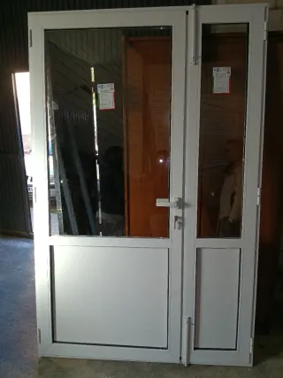 Puerta de paso doble con cristal