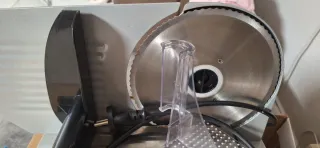 Cortadora de fiambre Taurus Cutmaster 150W