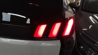 !! ORIGINAL!!Piloto Trasero Derecho Peugeot 5008