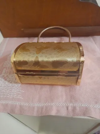 Pochette dorata da donna