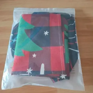 Grembiule e cappello natalizio