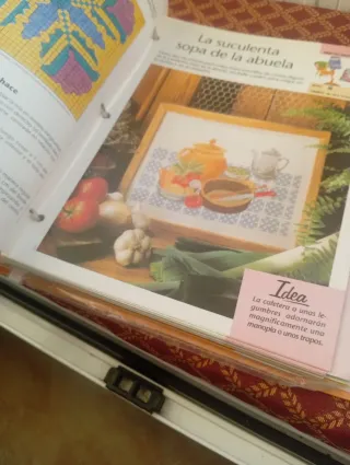 Dibujitos kawaii en punto de cruz