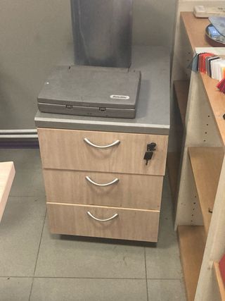 Mesa de oficina modular L