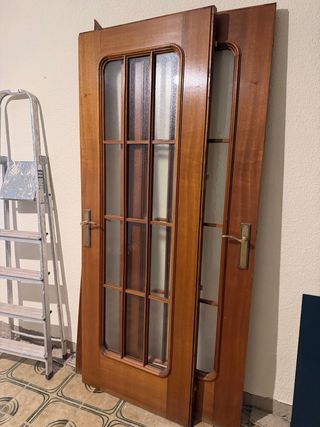 Puerta madera vintage con cristal
