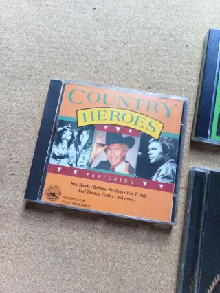 CDs Country & Western y Country Heroes