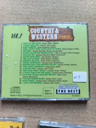 CDs Country & Western y Country Heroes