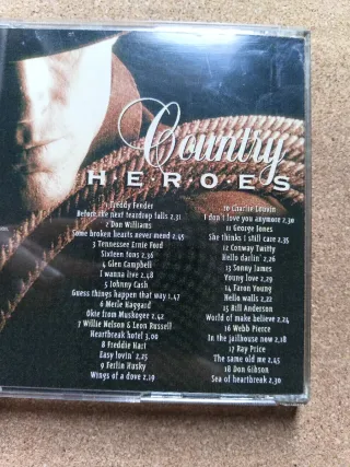 CDs Country & Western y Country Heroes