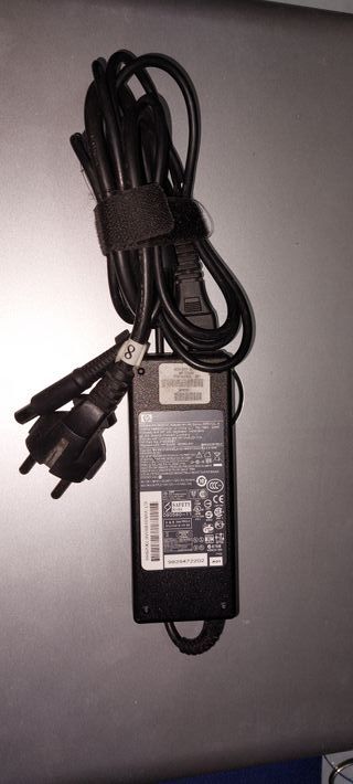 Cargador HP 100-240V 1.5A 19V 4.7A